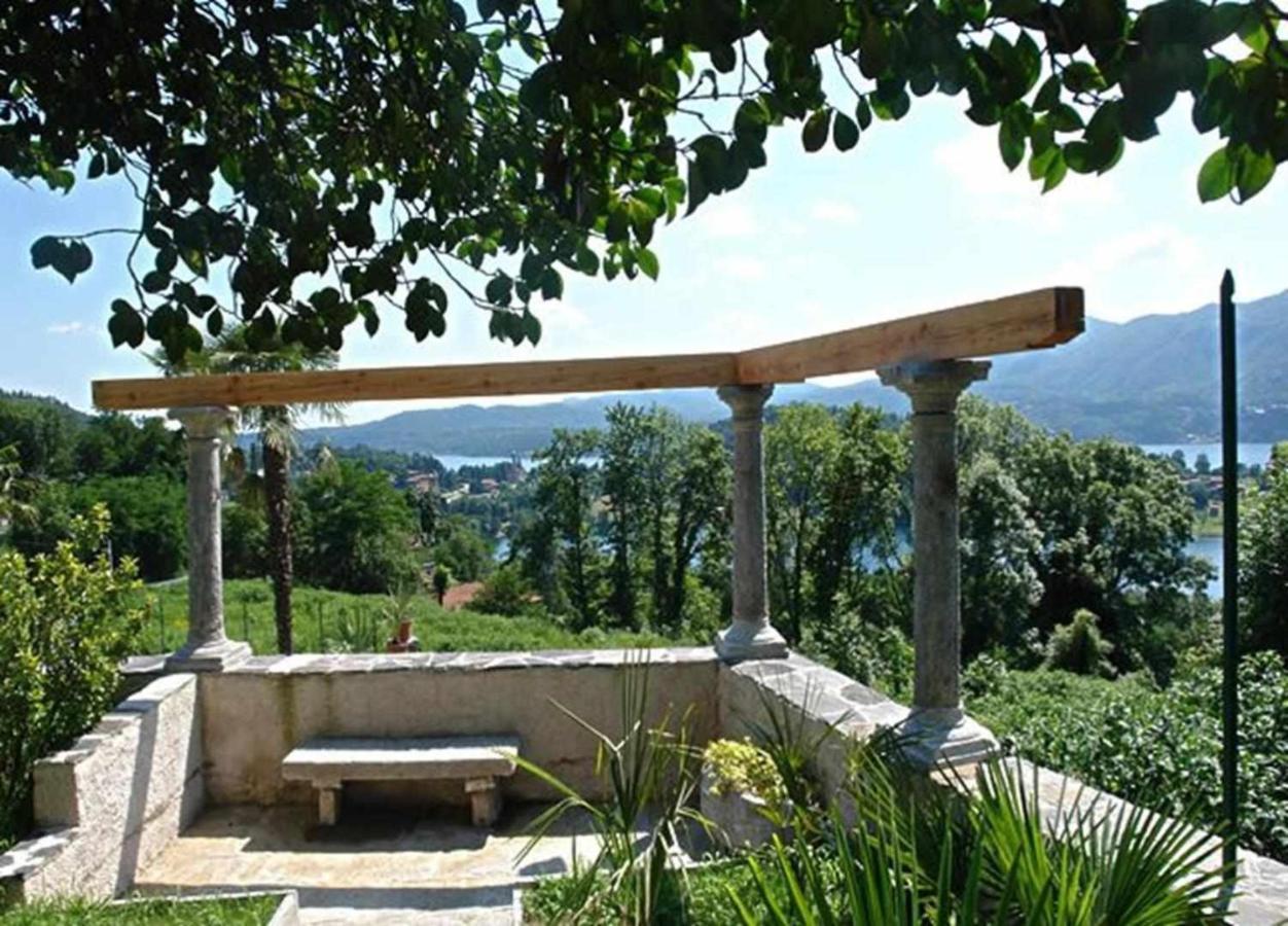 Domus Cusiana Complesso Vista Lago E Piscina Miasino Exterior photo
